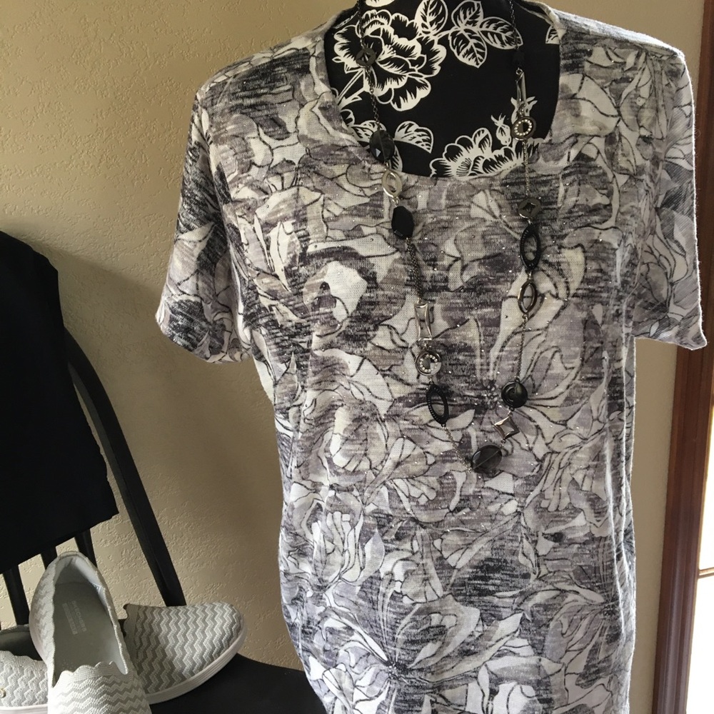 🎁2/$12 NWT PL SPARKLE SHORT SLEEVE GRAY, BLACK, WHITE TOP